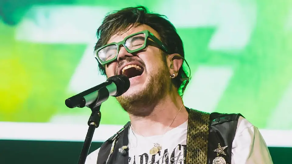 Aleks Syntek lanza fuerte mensaje: “Han matado a mis músicos y amigos por una guitarra”