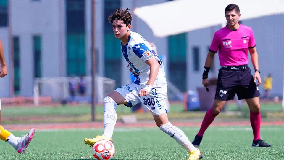 Santino Loza durante un juego con Pachuca Sub-17 | IMAGO7