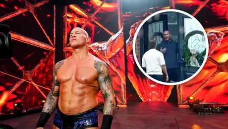 VIDEO: Randy Orton encara a un seguidor que se presentó en su casa para pedirle un autógrafo