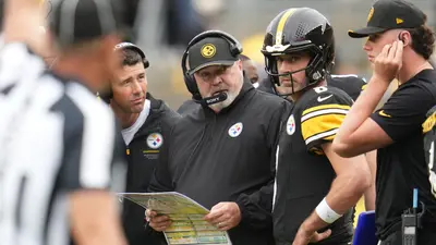 Aaron Rodgers y Mike McCarthy protagonizan fuerte discusión durante juego de Steelers