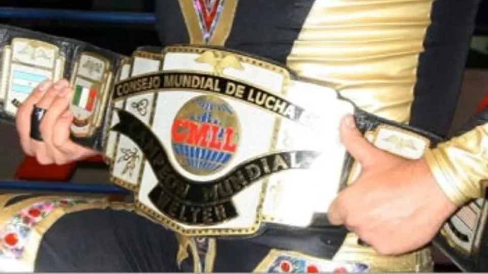 Máscara Dorada retuvo el Mundial Welter del CMLL