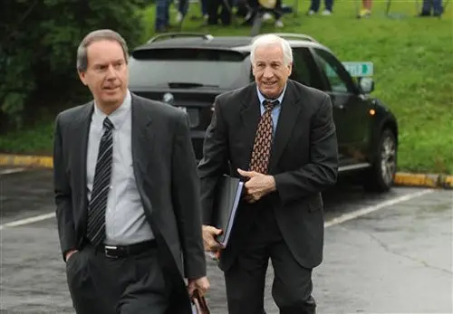 Ex entrenador de Penn State en juicio por abuso infantil