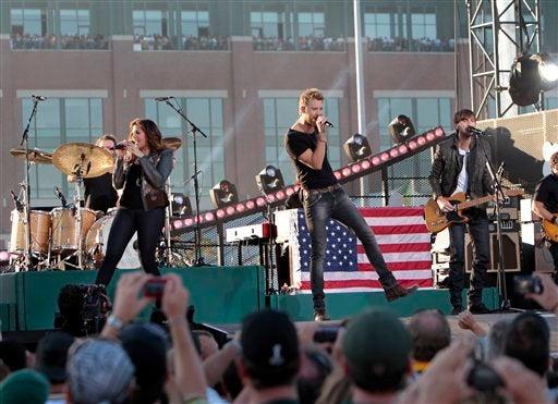 Hillary Scott y Charles Kelley se hacen cargo de poner el ambiente. FOTO: AP