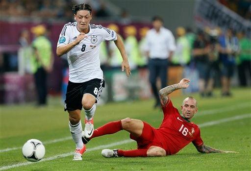 Ozil colaboró para la victoria de Alemania l AP