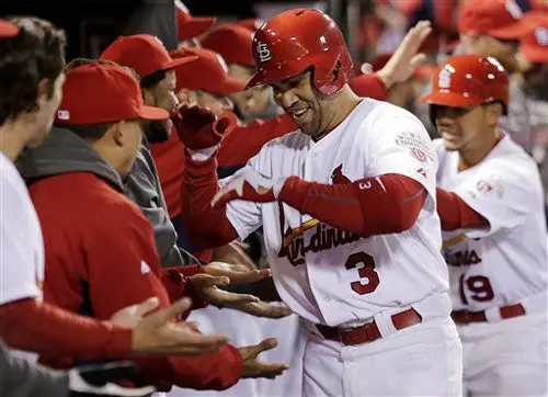 Cardenales aplastan Nacionales y empatan la serie