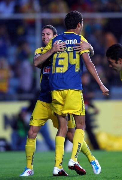 América celebró el tanto que le da una esperanza para el resto del encuentro (FOTO: MEXSPORT)
