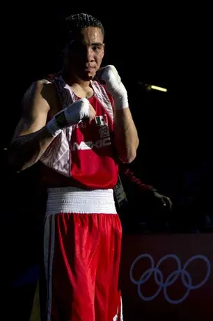 Óscar Valdez debutará en noviembre