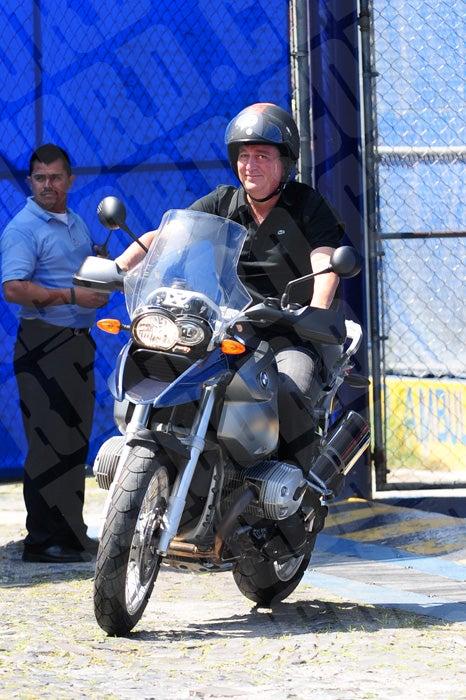 Vergara lucía contento sobre la motocicleta.FOTO: SAÚL MOLINA