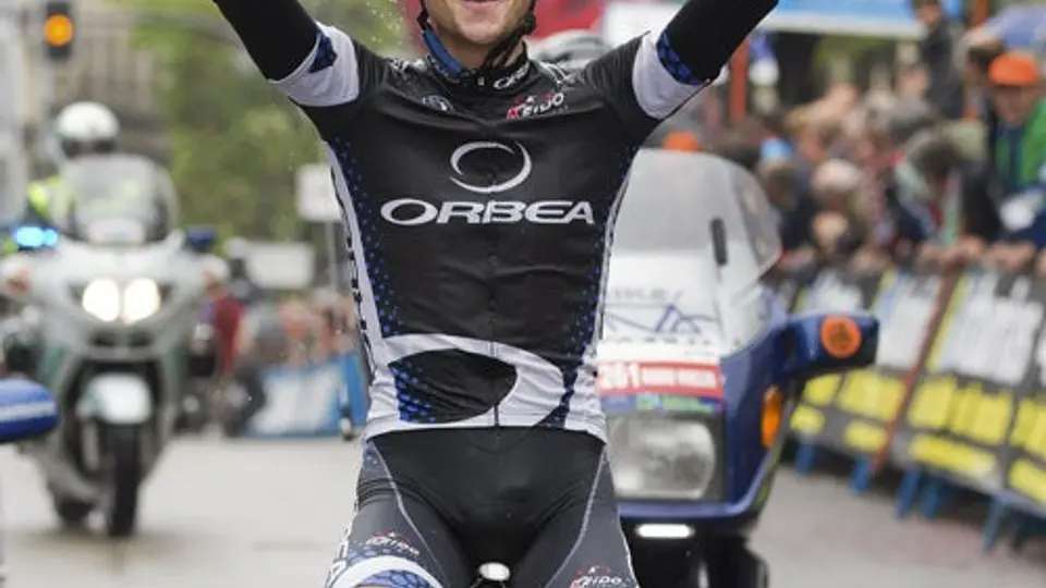 Muere ciclista español mientras entrenaba