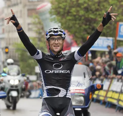 Muere ciclista español mientras entrenaba