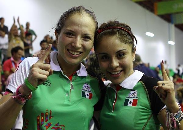 Las racquetbolistas derrotaron a la pareja de EU. FOTO: BERNERDO MALDONADO