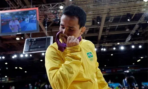 Judoca brasileño rompió accidentalmente su medalla
