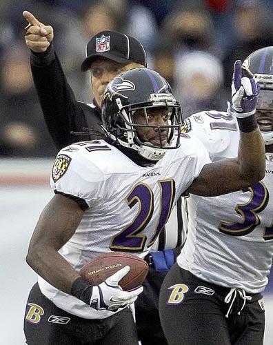 Lardarius Webb es el responsable de las esquinas de los Cuervos | AP