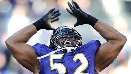 Ray Lewis hombre insignia de los Cuervos | AP