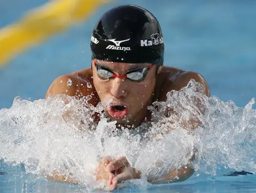Akihiro Yamaguchi rompe récord mundial en 200 metros pecho