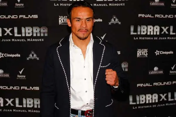 Juan Manuel Márquez, presente en la alfombra roja y premier de la película 'Libra x Libra' | ESTEBAN LÓPEZ