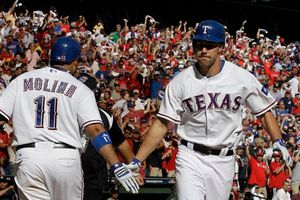 Rangers empata la serie ante Yanquis