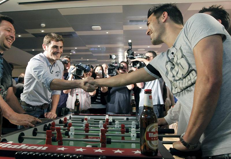 La rivalidad se queda en la cancha (FOTO: EFE)