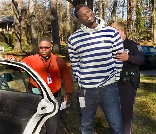 McClain, jugador de Raiders, fue detenido