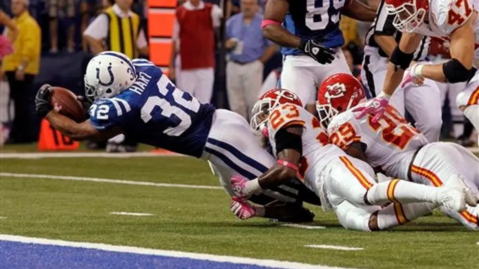 Los Potros le quitan el invicto a los Jefes; Manning no lució