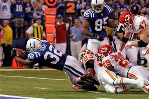 Los Potros le quitan el invicto a los Jefes; Manning no lució