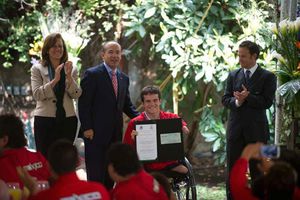 Felipe Calderón entrega premios a Paralímpicos