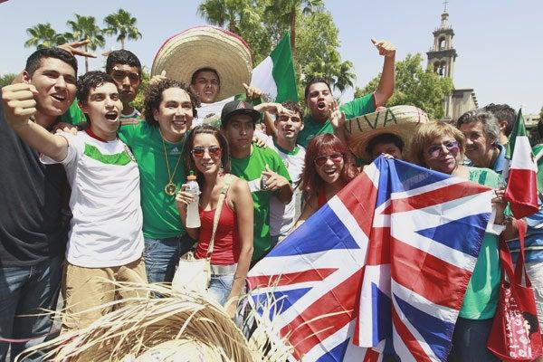 Los mexicanos se dieron cita en la Macroplaza | JOEL BRAVO