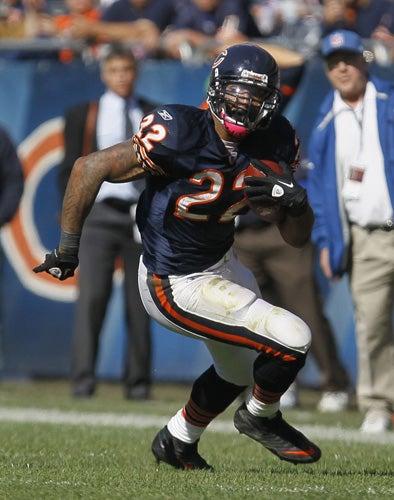 Matt Forte correrá el ovoide en busca de superar las mil yardas | AP