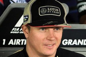 Kimi Raikkonen, feliz por su renovación con Lotus
