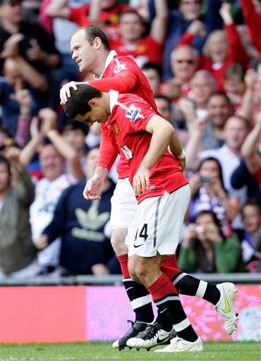 Rooney festeja el gol de Chicharito (FOTO: AP)