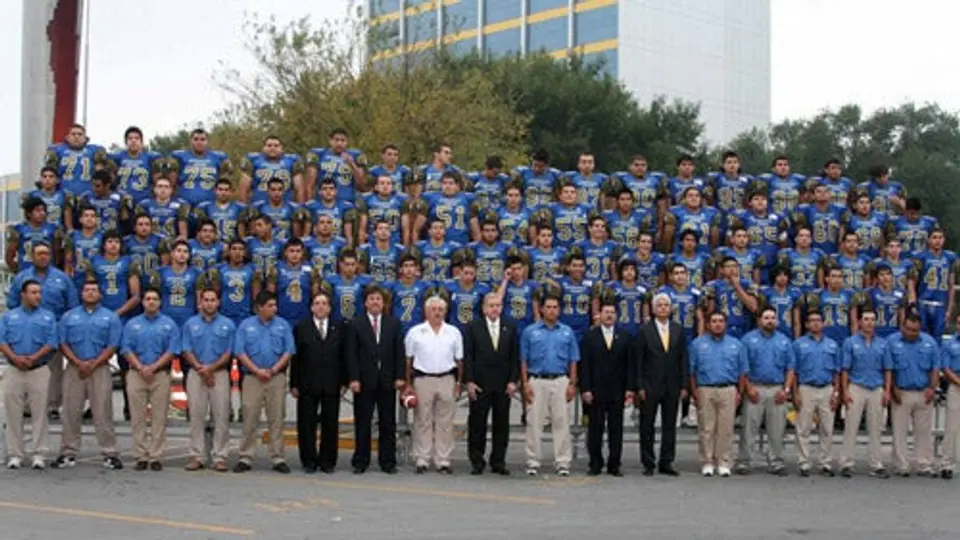 Auténticos Tigres Juvenil se toma la foto oficial