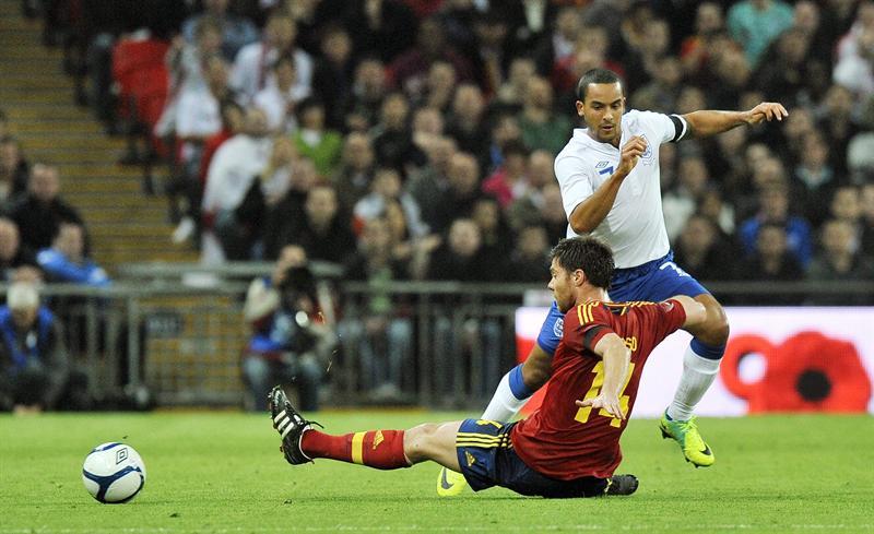 El encuentro tuvo poco de amistoso. FOTO: EFE