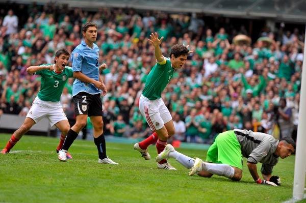 Briseño aprovechó los espacios para hacer llegar el balón al fondo de la red. FOTO: CIRO GUTIÉRREZ