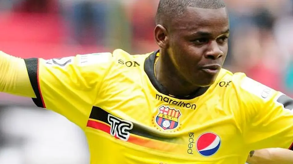 Narciso Mina, cerca de firmar con el América