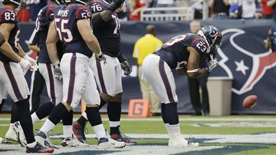 Texanos se imponen a una frágil defensa de Bills