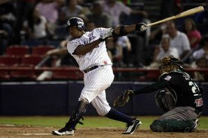 Reconocen a Sandy Madera