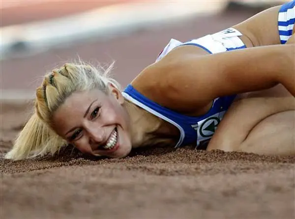 Grecia expulsa a atleta de su delegación por twit' racista