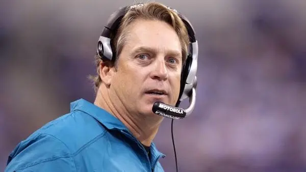 Jacksonville despide a Jack del Rio