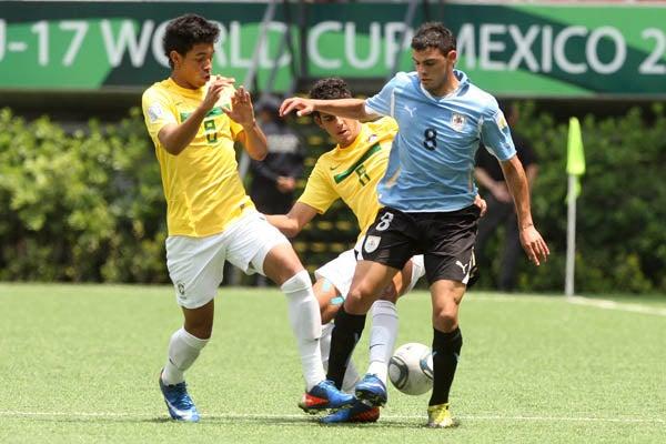 La garra 'charrúa' destrozó el juego bonito de los verdeamarelos. FOTO: JORGE BARJAS