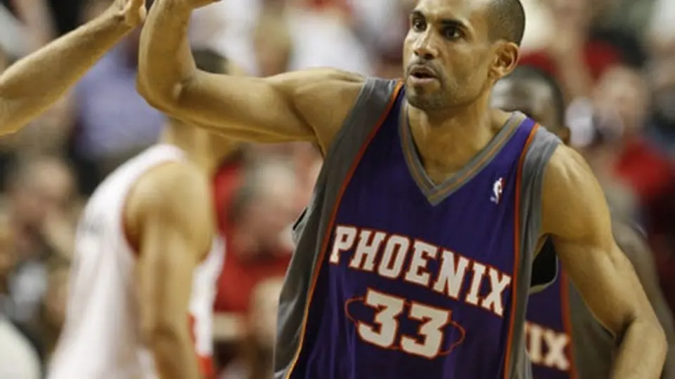 Grant Hill se queda en Phoenix y dan de baja a Carter