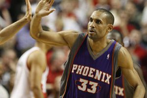 Grant Hill se queda en Phoenix y dan de baja a Carter