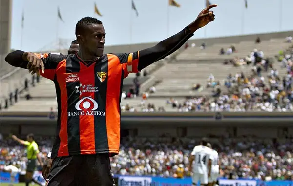 Jackson Martínez deja a Jaguares para iniciar su aventura con el Porto | MEXSPORT