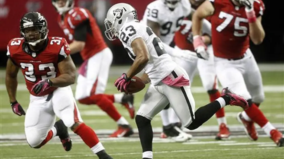 Atlanta vence a Raiders y continúa invicto
