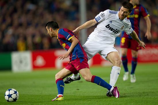 El Real Madrid mete presión al Barcelona en la primera mitad (FOTO: EFE)