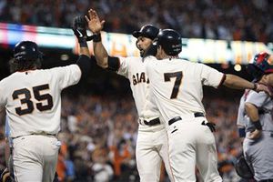 Gigantes aplastan a Cardenales y empatan la serie