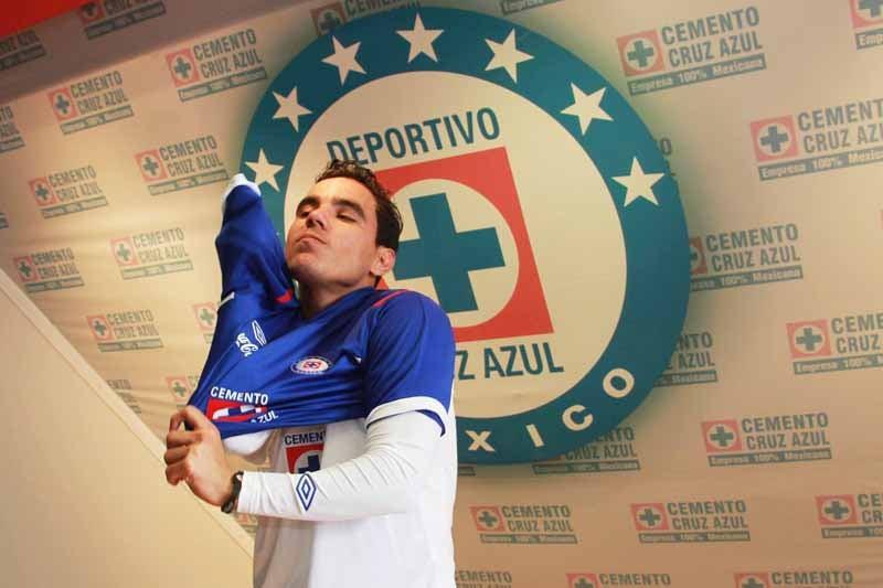 Omar Bravo, ahora es celeste. FOTO: ESTEBAN LÓPEZ