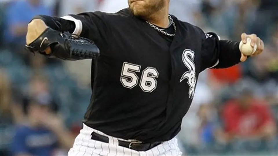 Buehrle firma contrato con Marlines