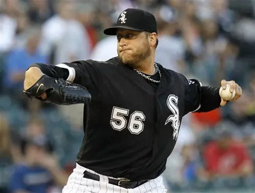 Buehrle firma contrato con Marlines