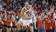 Joakim Noah firma extensión de contrato con Chicago