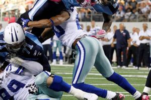 Titanes vence 34-27 a Vaqueros; Johnson anotó dos TD